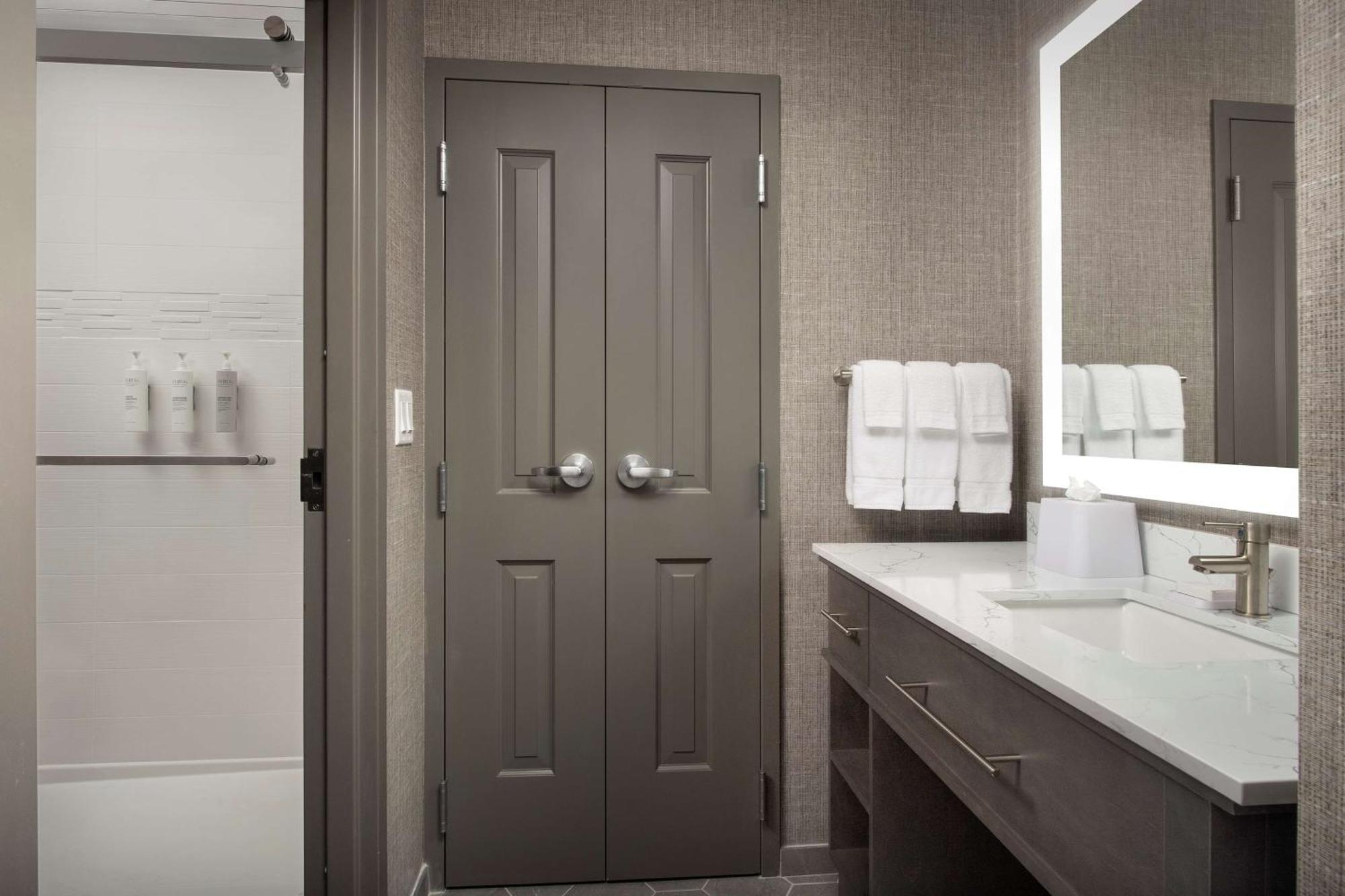 Homewood Suites By Hilton Louisville Airport Bagian luar foto