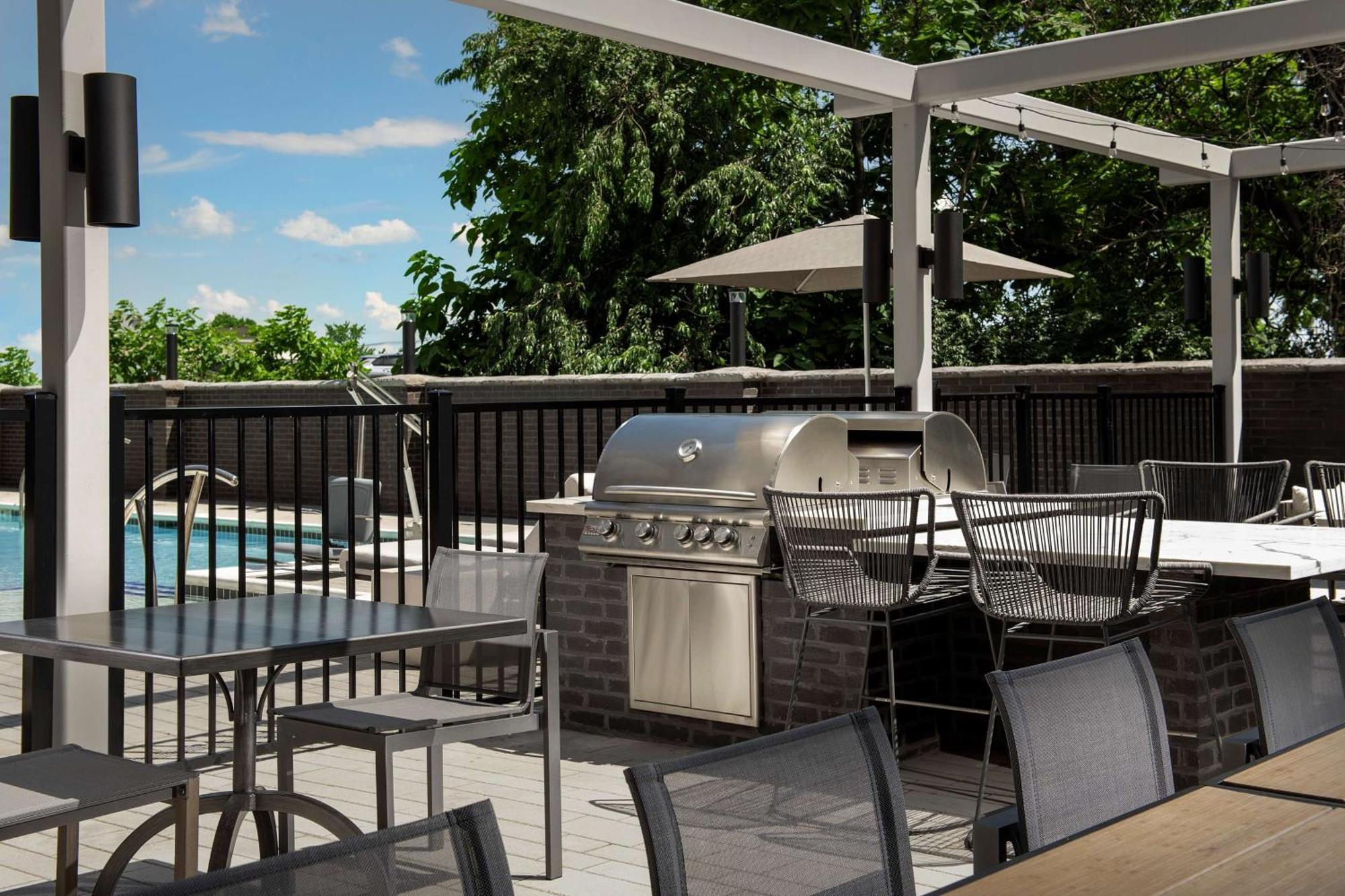Homewood Suites By Hilton Louisville Airport Bagian luar foto